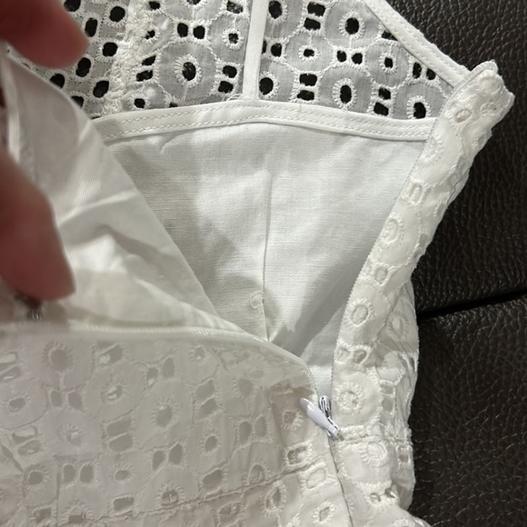 Eyelet lace top and skirt - Picture 5 of 5